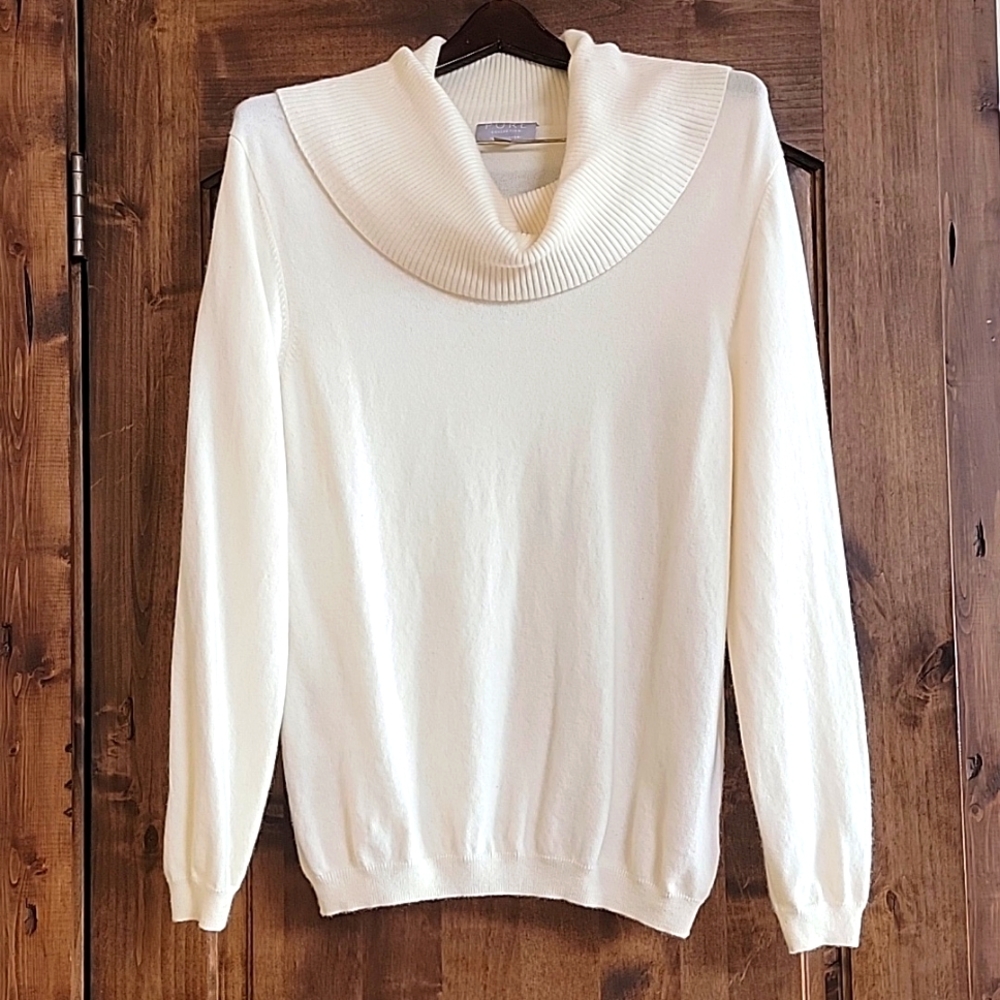 Cashmere sweater